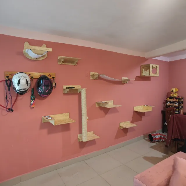 Muebles de pared para gato Catsitas en casa de un cliente, foto 9